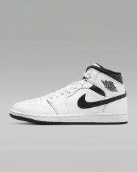 Nike Air Jordan 1 Sneakersy męskie. Białe buty sportowe casual Nike, bez wzorów, bez zapięcia, nike air jordan. Za 459.99 zł.