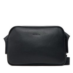 Saszetka Calvin Klein. Czarne saszetki i nerki CALVIN KLEIN, bez wzorów. Za 239.99 zł.