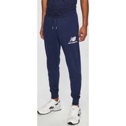 New Balance - Spodnie. Spodnie materiałowe marki New Balance. Za 219.90 zł.