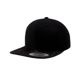 Czapka Z Daszkiem Camo Snapback. Czarne czapki z daszkiem FLEXFIT, bez wzorów, z materiału. Za 99.99 zł.