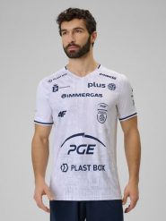 4F Koszulka meczowa replika domowa z sezonu 2025/26 męska 4F x Projekt Warszawa - biała XL. Białe t-shirty 4F, m, bez wzorów, z dzianiny, bez kołnierzyka, bez ramiączek. Za 179.99 zł.