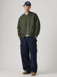 Levi's Bojówki w kolorze granatowym rozmiar: S. Niebieskie joggery i bojówki Levi's®, s, bez wzorów. Za 314.95 zł.