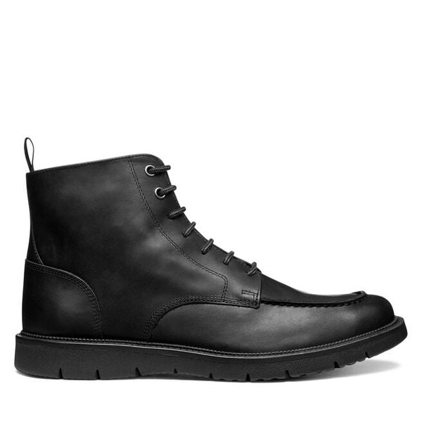 Kozaki Geox. Czarne kozaki Geox, bez wzorów, bez obcasa, bez zapięcia. Za 379.99 zł.