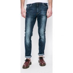Mustang - Jeansy. Jeansy marki Mustang. W wyprzedaży za 149.90 zł.