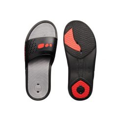 Klapki basenowe SSU 550 męskie. Klapki marki QUECHUA. Za 59.99 zł.