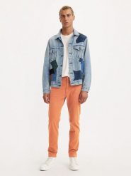 Levi´s Spodnie chino w kolorze pomarańczowym rozmiar: W33/L32. Pomarańczowe eleganckie spodnie l, ze skóry. Za 149.31 zł.