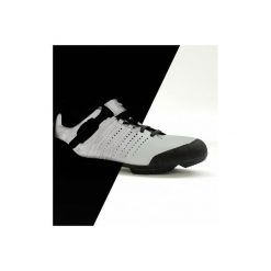 Buty Na Rower Rc 520 Reflective Spd. Szare buty turystyczne TRIBAN, bez wzorów, z poliamidu, bez zapięcia, rowerowe. Za 329.99 zł.