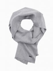 Męski monochromatyczny szalik z frędzlami – szary V3 OM-ACSF-0116 - uniwersalny. Szare szaliki Ombre Clothing, z aplikacjami, z bawełny. Za 71.99 zł.