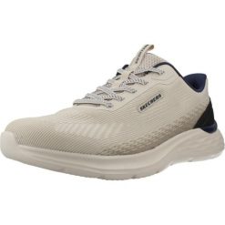 Buty SKECHERS GARNER ELLIS Jasnobrązowy. Brązowe buty trekkingowe Skechers, bez wzorów, z syntetyku, bez zapięcia. Za 363.99 zł.