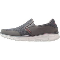 Skechers Sport EQUALIZER Półbuty wsuwane charcoal. Eleganckie półbuty marki Skechers Sport. W wyprzedaży za 242.10 zł.