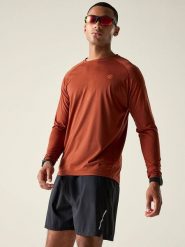 Dare 2b Koszulka trekkingowa "Agile" w kolorze pomarańczowym rozmiar: M. Pomarańczowe t-shirty sportowe Dare 2B, bez wzorów, z materiału, bez ramiączek, outdoorowe. Za 74.28 zł.