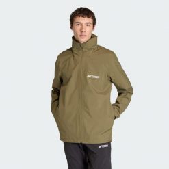 Kurtka Multi Essentials 2L Rain. Brązowe kurtki Adidas, l, bez wzorów, bez kaptura. Za 439.00 zł.