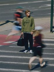 4F Bluza dresowa regular z kapturem męska - khaki S. Brązowe bluzy z kapturem 4F, m, bez wzorów, z dresówki, z kapturem. Za 229.99 zł.