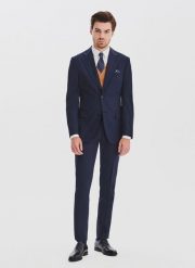 PAKO LORENTE - Garnitur męski w subtelną kratę. Niebieskie garnitury Pako Lorente, do pracy, m, bez wzorów, z poliesteru. Za 2,499.98 zł.