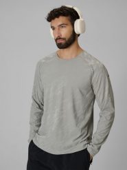 4F Longsleeve do biegania szybkoschnący męski - szary M. Szare bluzki z długim rękawem 4F, l, bez wzorów, bez kołnierzyka, bez ramiączek. Za 149.99 zł.