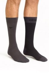 Skarpety podkolanówki Emporio Armani 2-Pack. Czarne skarpety Emporio Armani Connected, bez wzorów, z bawełny. Za 109.73 zł.