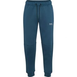 Spodnie dresowe z polaru Hummel Tech Regular. Niebieskie szorty Hummel, bez wzorów, z dresówki, sportowe. Za 304.00 zł.