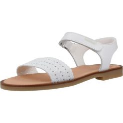 Sandały PABLOSKY 451600P Biały. Białe sandały PABLOSKY, ze skóry, bez zapięcia. Za 241.99 zł.