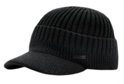 Jesienno-zimowa Czapka z Daszkiem - Dzianina Akrylowa - Pako Jeans. Czapki z daszkiem Pako Jeans, na zimę, bez wzorów, z dzianiny. Za 45.00 zł.