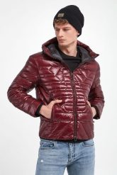 Kurtka puchowa EMPORIO ARMANI. Czerwone kurtki Emporio Armani, m, bez wzorów, z puchu, z kapturem. W wyprzedaży za 1,743.20 zł.