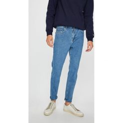 Review - Jeansy. Niebieskie jeansy Review. W wyprzedaży za 119.90 zł.