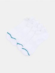 Krótkie skarpetki 4 pack - biały. Białe skarpety Sinsay, bez wzorów. Za 15.99 zł.