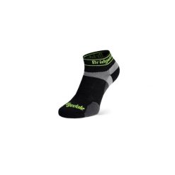 Skarpety do biegania Bridgedale Ultra LT T2 Merino Sport Low. Czerwone skarpetki sportowe Bridgedale, bez wzorów. Za 78.99 zł.
