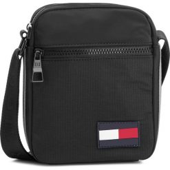Saszetka TOMMY HILFIGER - Sport Mix Mini Reporter AM0AM04242 002. Saszetki i nerki marki Tommy Hilfiger. Za 319.00 zł.