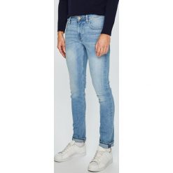 Guess Jeans - Jeansy. Jeansy marki Guess Jeans. W wyprzedaży za 319.90 zł.