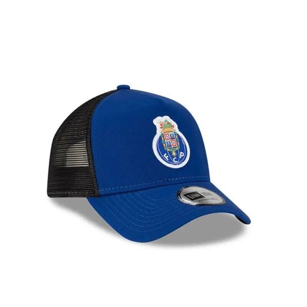 Czapka trucker FC Porto Core. Niebieskie czapki z daszkiem New Era, bez wzorów, z materiału. Za 175.50 zł.
