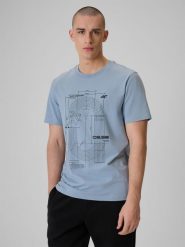4F T-shirt regular z nadrukiem męski - niebieski M. Niebieskie t-shirty 4F, m, bez wzorów, z bawełny, bez kołnierzyka, bez ramiączek. Za 79.99 zł.