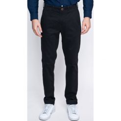 Wrangler - Spodnie. Eleganckie spodnie marki Wrangler. W wyprzedaży za 139.90 zł.