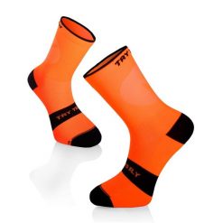 Skarpety rowerowe SKARPETKI ROWEROWE LEKKIE Fluo Orange. Pomarańczowe skarpety TRY TO FLY, bez wzorów, z elastanu. Za 57.48 zł.
