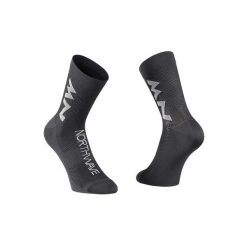 Skarpety rowerowe męskie NORTHWAVE EXTREME AIR MID SOCK. Szare skarpety Northwave, bez wzorów. Za 30.00 zł.