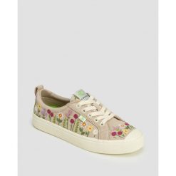 Trampki zamszowe Cariuma OCA Low Rose Suede Embroidered Flowers. Brązowe trampki CARIUMA, bez wzorów, bez zapięcia. Za 659.99 zł.