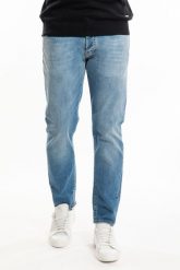 Takeshy Kurosawa Jeansy "Essential" | 83349 | Essential | Mężczyzna | Niebieski. Niebieskie jeansy Takeshy Kurosawa, m. W wyprzedaży za 489.00 zł.