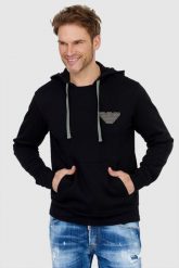 EMPORIO ARMANI Czarna bluza męska z kapturem i szarym logo. Czarne bluzy z kapturem Emporio Armani, l, bez wzorów, prążkowane, z kapturem. W wyprzedaży za 399.99 zł.