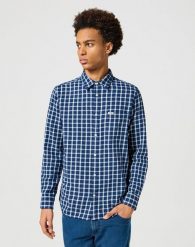 WRANGLER MĘSKA KOSZULA 1 PKT SHIRT BLACK IRIS 112356771 W5X2017356. Czarne koszule Wrangler, m, bez wzorów, bez kołnierzyka, bez ramiączek. Za 179.99 zł.