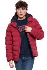 KURTKA ZIMOWA MUSTANG Daniel H Puffer RHUBARB 1008273 7194. Czerwone kurtki Mustang, na zimę, m, bez wzorów, bez kaptura. Za 359.99 zł.