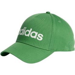 Czapka z daszkiem adidas Daily Cap. Białe czapki z daszkiem Adidas, bez wzorów. Za 61.00 zł.