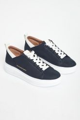 Sneakersy męskie skórzane Wembley Man ALEXANDER SMITH. Buty sportowe casual Alexander Smith, bez wzorów, bez zapięcia. W wyprzedaży za 790.30 zł.
