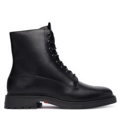 Kozaki Tommy Hilfiger. Czarne kozaki Tommy Hilfiger, bez wzorów, bez obcasa, bez zapięcia. Za 599.99 zł.