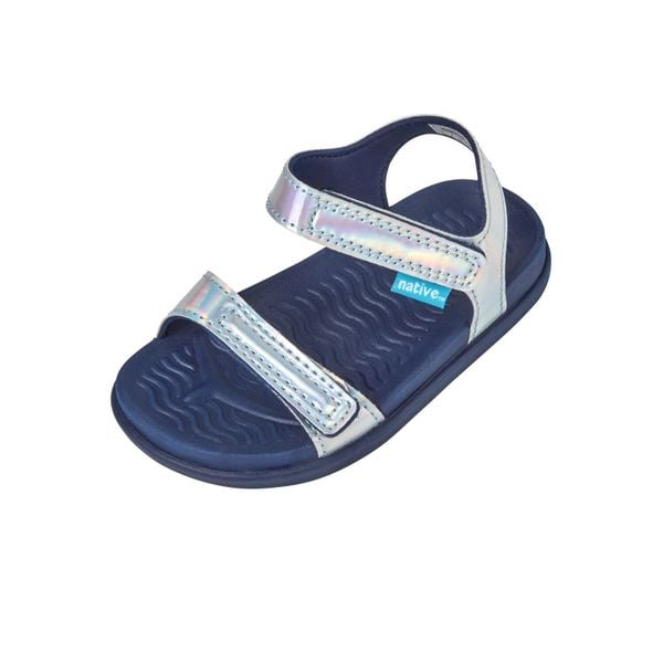 Sandały NATIVE CHARLEY HOLOGRAM YOUTH. Niebieskie sandały Native Shoes, bez zapięcia. Za 99.99 zł.