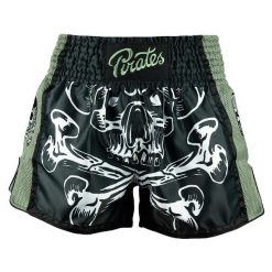 Szorty do boksu tajskiego Pride or Die Pirate V2. Czarne szorty PRIDE OR DIE, bez wzorów, sportowe. W wyprzedaży za 184.50 zł.