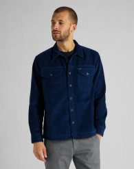 LEE LOCO PATCH OVERSHIRT RELAXED FIT MĘSKA KOSZULA SZTRUKSOWA WASHED BLUE L68KTQLR 112117181. Niebieskie koszule Lee, l, bez wzorów, ze sztruksu, bez kołnierzyka, bez ramiączek. Za 129.99 zł.