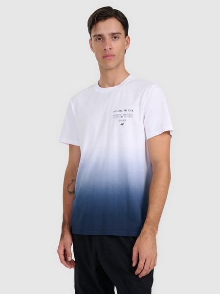 4F T-shirt regular z nadrukiem męski - granatowy M. Niebieskie t-shirty 4F, m, bez wzorów, z bawełny, bez kołnierzyka, bez ramiączek. W wyprzedaży za 49.99 zł.