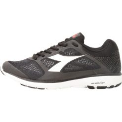 Diadora X RUN Obuwie do biegania treningowe black/white pristine. Buty treningowe marki Diadora. W wyprzedaży za 134.50 zł.