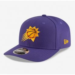 New Era/Czapka Nba 970Ss Suns - 60755437. Fioletowe czapki zimowe New Era, bez wzorów. Za 170.80 zł.