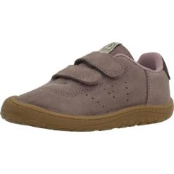 Buty VICTORIA 1370118V BOSCO SERRAJE CONTRASTE Fioletowy. Fioletowe buty turystyczne VICTORIA, bez wzorów, z tkaniny, bez zapięcia, trekkingowe. Za 245.99 zł.