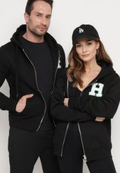 Czarna Bluza z Polarem i Kapturem Ozdobiona Naszywką Torrina. Czarne bluzy Born2be, l, z aplikacjami, z polaru, z kapturem. W wyprzedaży za 110.49 zł.